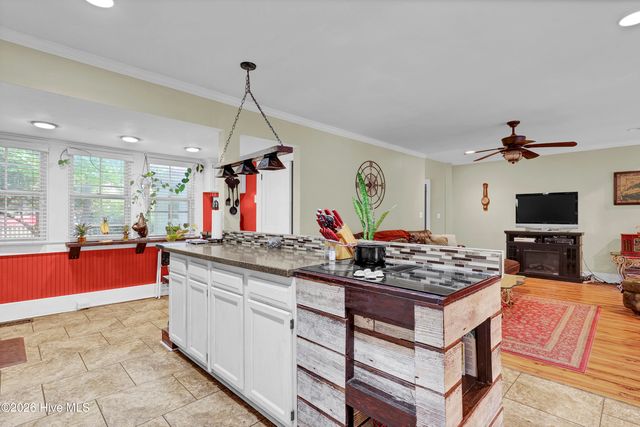 3698 Nc Highway 53 E, Burgaw, NC 28425