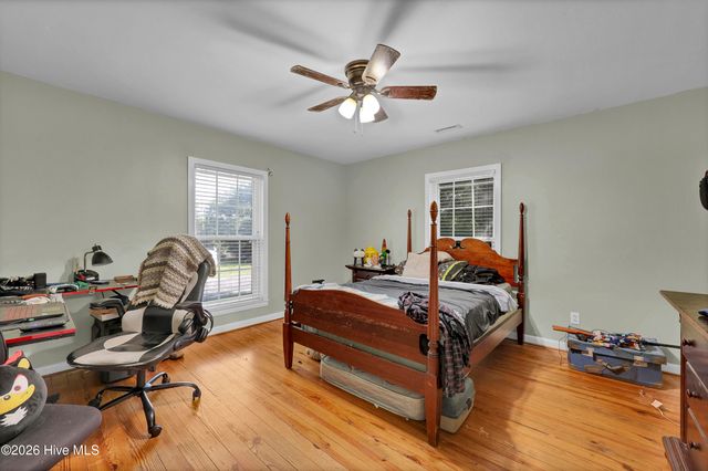 3698 Nc Highway 53 E, Burgaw, NC 28425