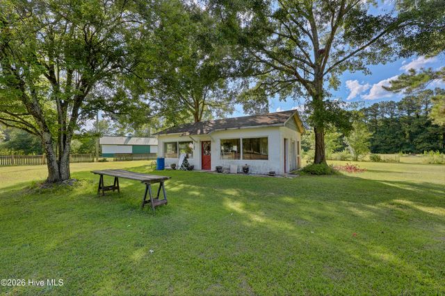 3698 Nc Highway 53 E, Burgaw, NC 28425