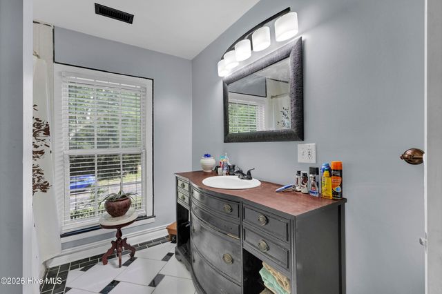 3698 Nc Highway 53 E, Burgaw, NC 28425