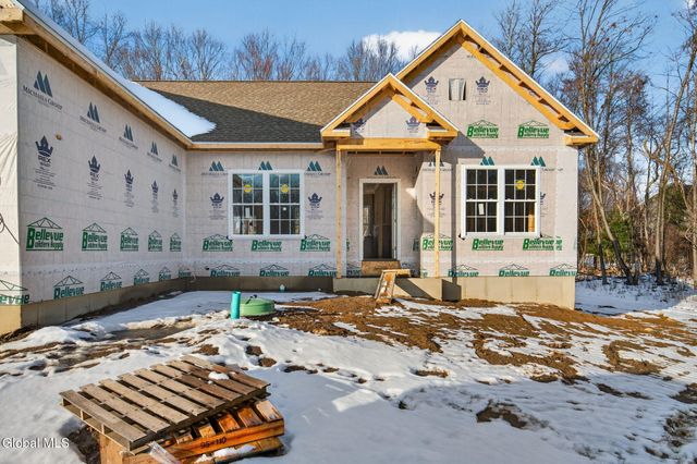 16 Mackenna Court, Ballston, NY 12019