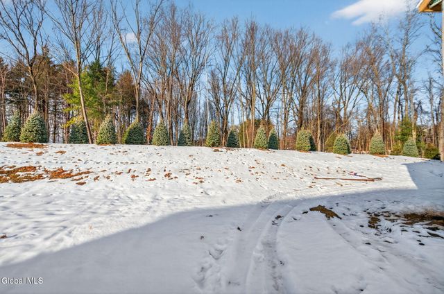 16 Mackenna Court, Ballston, NY 12019