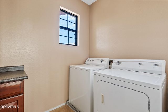 8641 E IVY Street, Mesa, AZ 85207