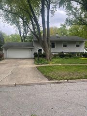 804 ELIZABETH Street, Batavia, IL 60510