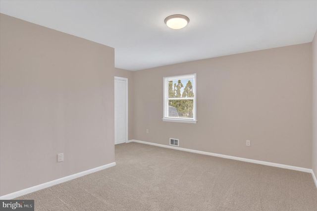 16 ESSEX RD, Camp Hill, PA 17011