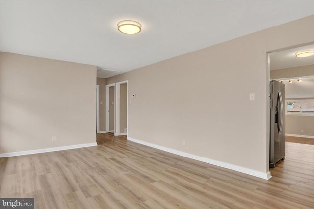 16 ESSEX RD, Camp Hill, PA 17011