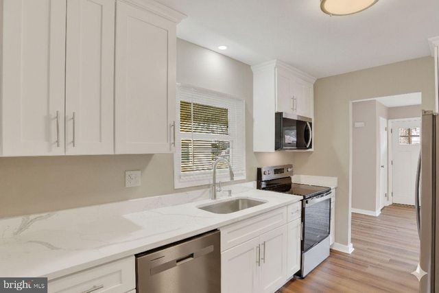 16 ESSEX RD, Camp Hill, PA 17011