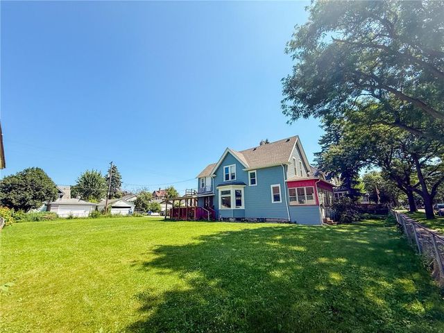 989 Conway Street, Saint Paul, MN 55106