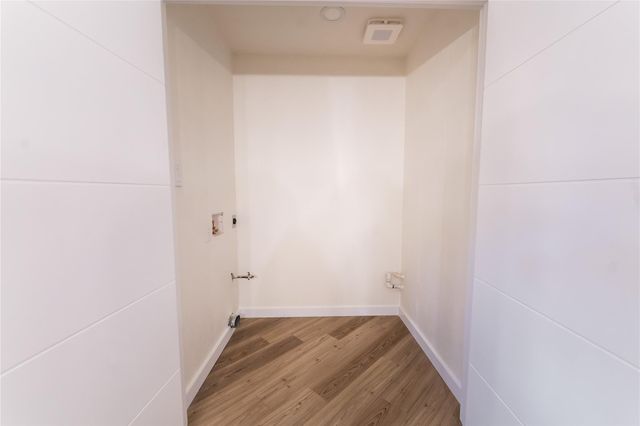 9403 Hunters TRCE E, Austin, TX 78758