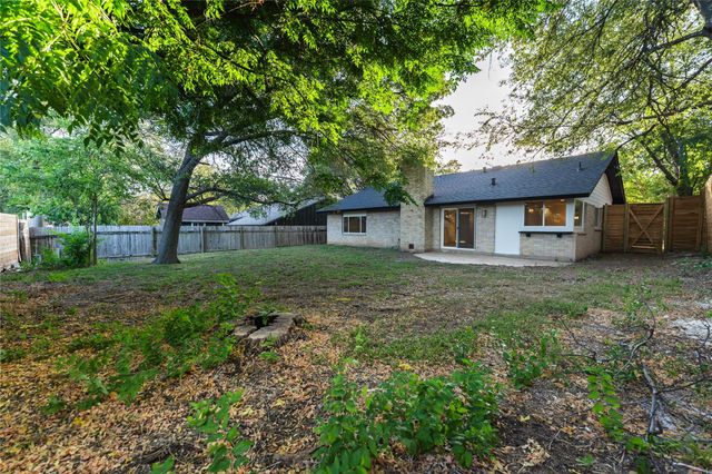 9403 Hunters TRCE E, Austin, TX 78758