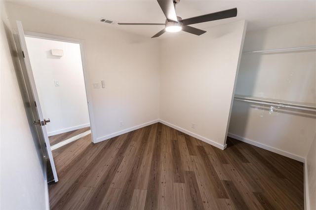 9403 Hunters TRCE E, Austin, TX 78758