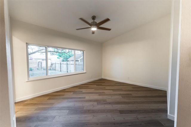 9403 Hunters TRCE E, Austin, TX 78758