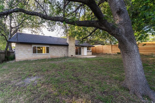 9403 Hunters TRCE E, Austin, TX 78758