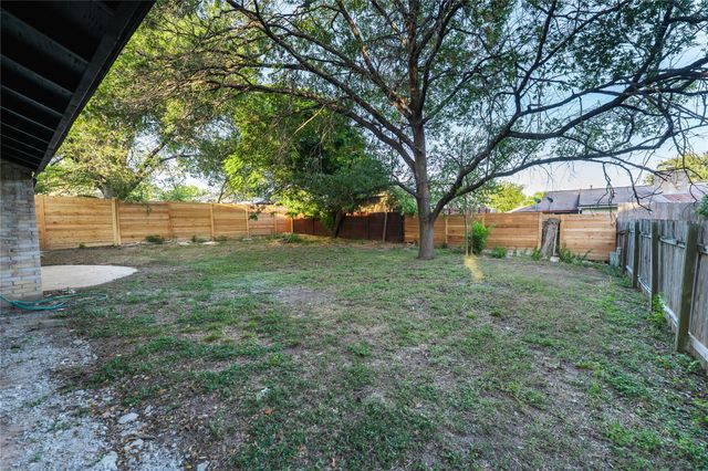 9403 Hunters TRCE E, Austin, TX 78758