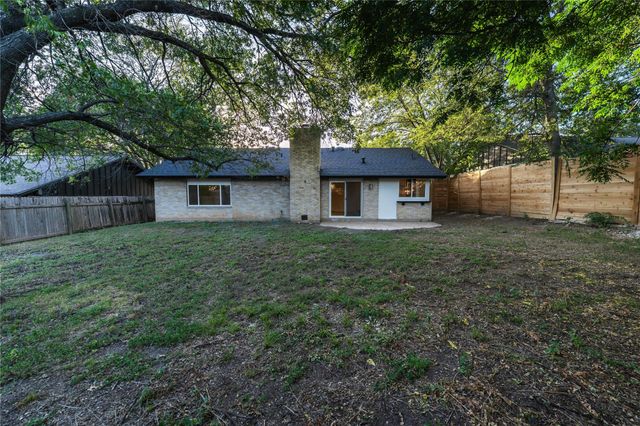 9403 Hunters TRCE E, Austin, TX 78758
