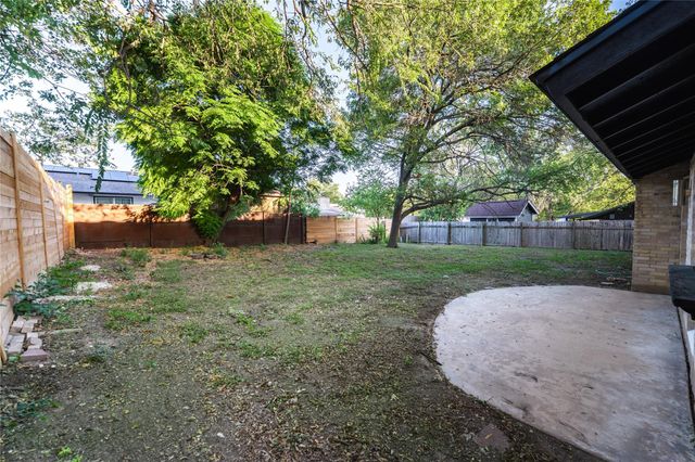 9403 Hunters TRCE E, Austin, TX 78758