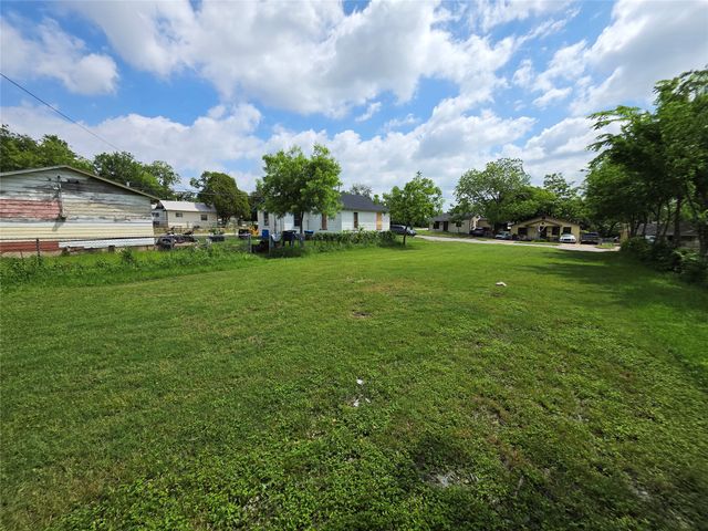 3700 S Main Street, Fort Worth, TX 76110