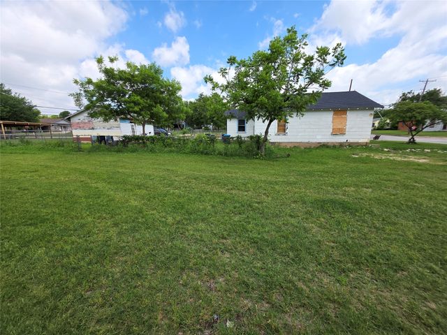 3700 S Main Street, Fort Worth, TX 76110