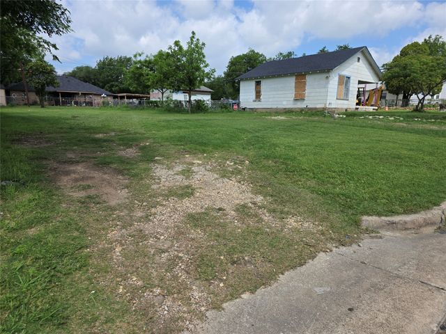 3700 S Main Street, Fort Worth, TX 76110