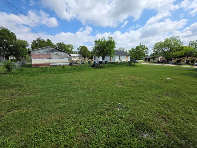 3700 S Main Street, Fort Worth, TX 76110