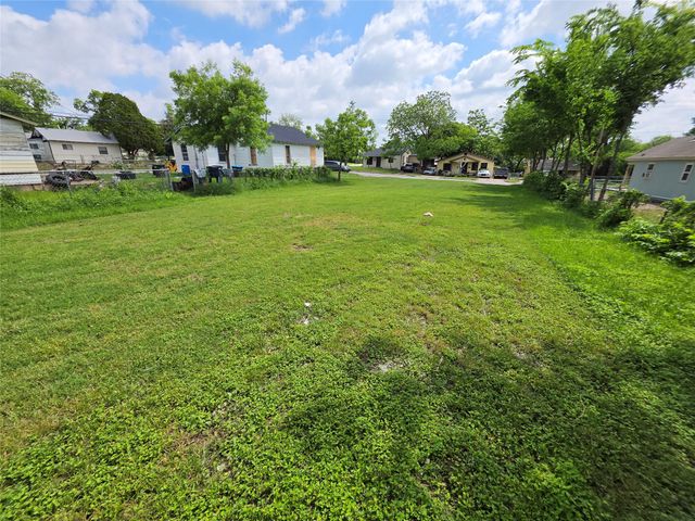 3700 S Main Street, Fort Worth, TX 76110