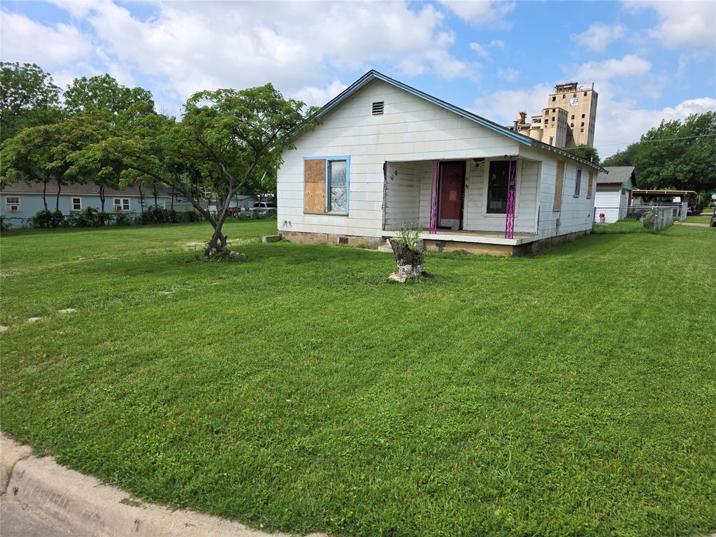 3700 S Main Street, Fort Worth, TX 76110