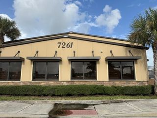 7261 SW Jack James Drive 19, Stuart, FL 34997