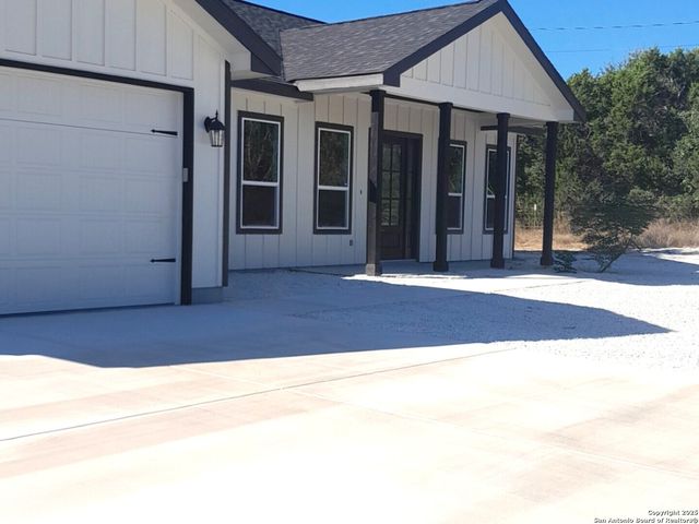 1140 Yaupon, Fischer, TX 78623