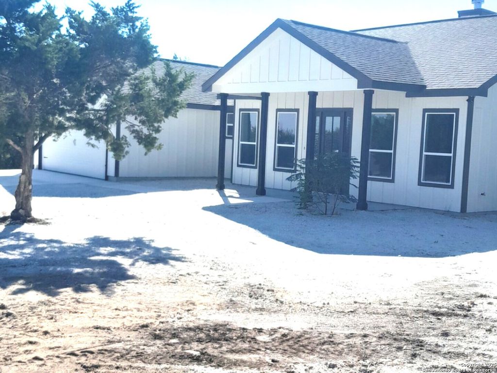 1140 Yaupon, Fischer, TX 78623