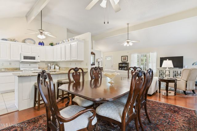 6658 Ahekolo Circle, Diamondhead, MS 39525