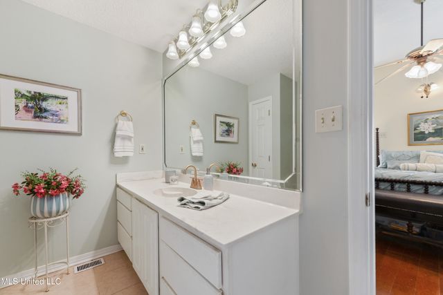 6658 Ahekolo Circle, Diamondhead, MS 39525