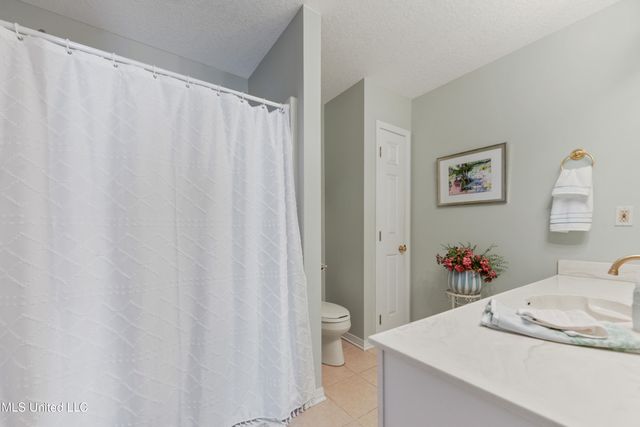 6658 Ahekolo Circle, Diamondhead, MS 39525