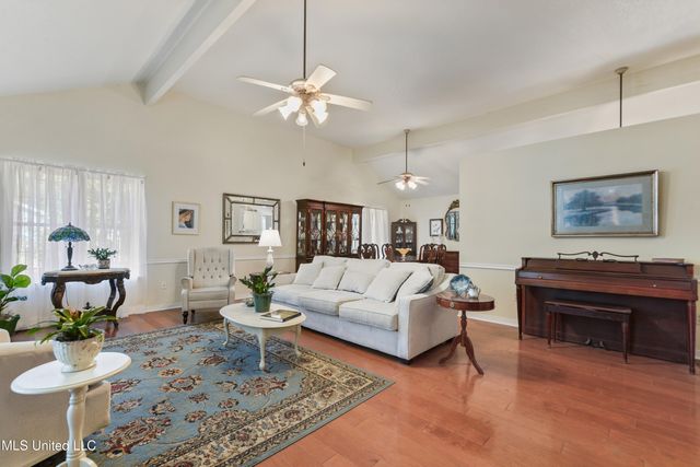 6658 Ahekolo Circle, Diamondhead, MS 39525