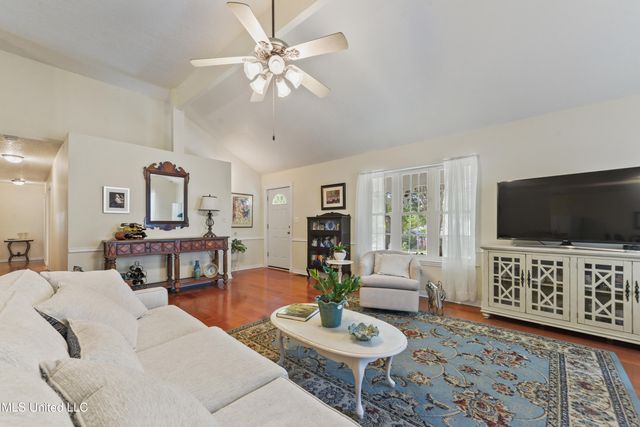 6658 Ahekolo Circle, Diamondhead, MS 39525