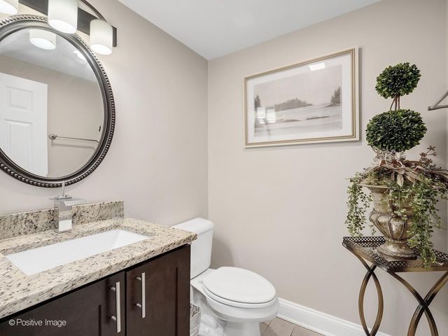 2124 W Concord Lane, Addison, IL 60101