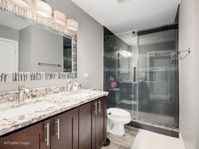 2124 W Concord Lane, Addison, IL 60101