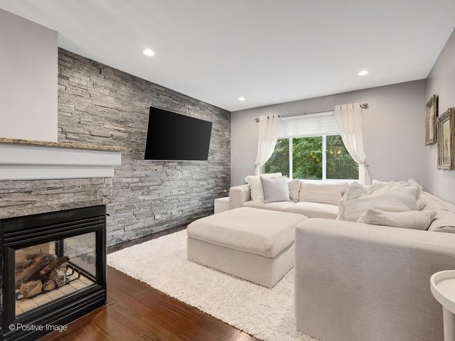 2124 W Concord Lane, Addison, IL 60101