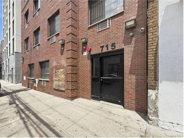 715 E 214th Street, Bronx, NY 10467