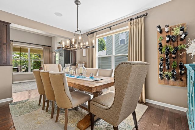 617 Eastgate Parkway, Mahtomedi, MN 55115