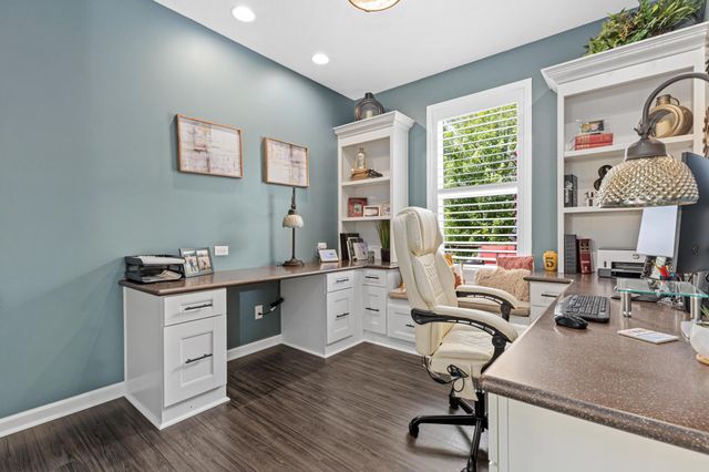 617 Eastgate Parkway, Mahtomedi, MN 55115