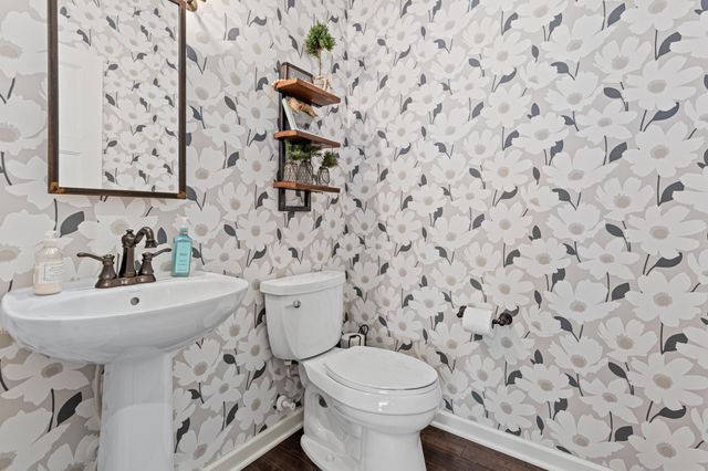 617 Eastgate Parkway, Mahtomedi, MN 55115
