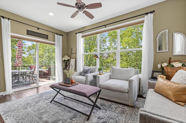 617 Eastgate Parkway, Mahtomedi, MN 55115