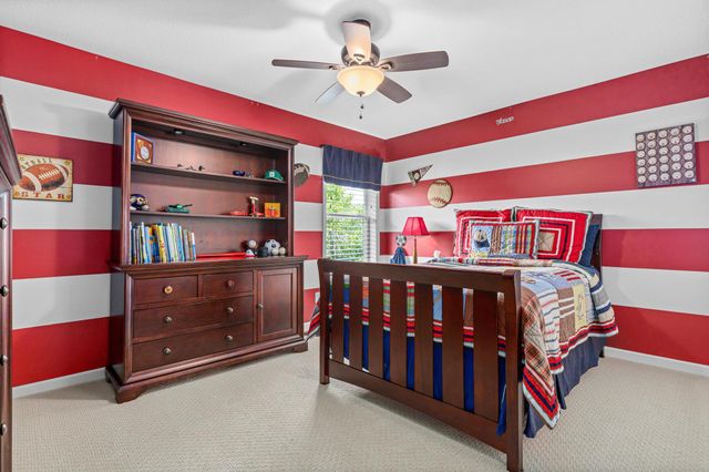 617 Eastgate Parkway, Mahtomedi, MN 55115