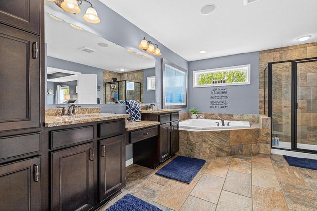 617 Eastgate Parkway, Mahtomedi, MN 55115