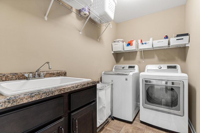 617 Eastgate Parkway, Mahtomedi, MN 55115