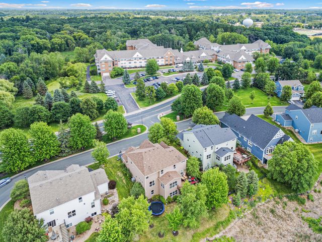 617 Eastgate Parkway, Mahtomedi, MN 55115