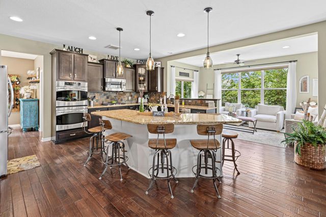 617 Eastgate Parkway, Mahtomedi, MN 55115