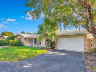 2750 SE 3rd Street, Pompano Beach, FL 33062
