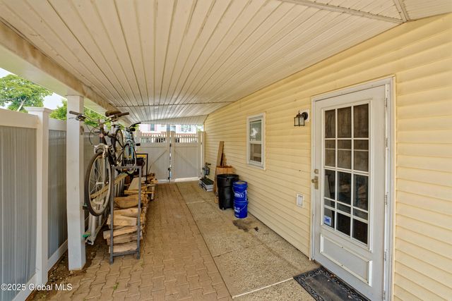 1038 Horvath Street, Schenectady, NY 12303