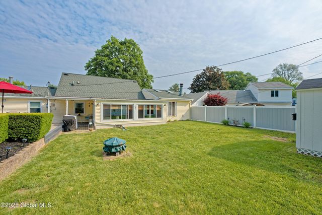 1038 Horvath Street, Schenectady, NY 12303